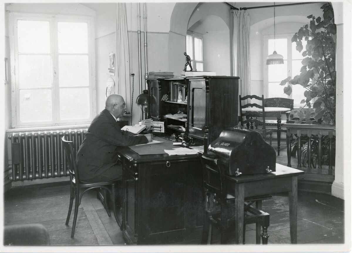Schloss 1930 2