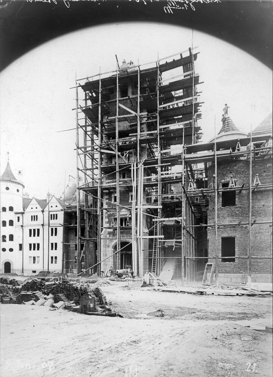 Bild 16 Turm im Bau